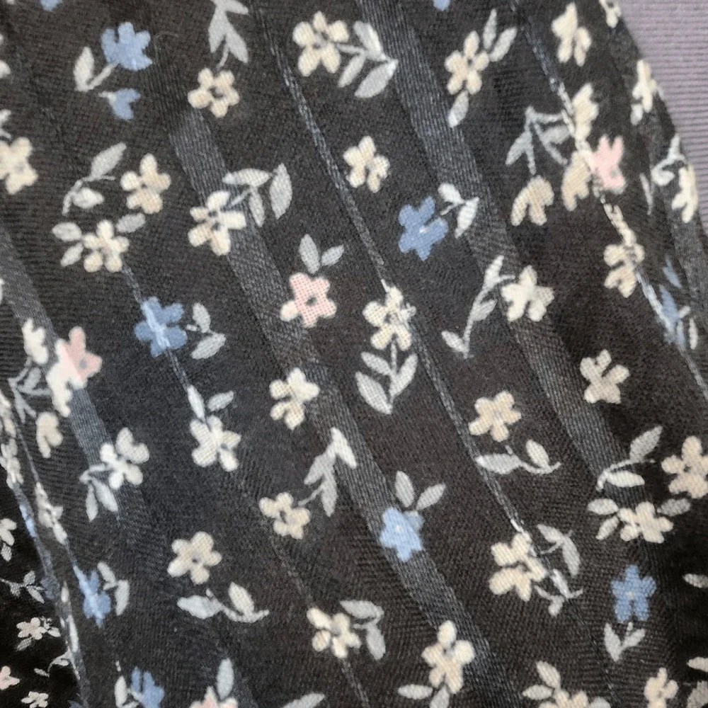 Lauren Conrad Blue and White Floral Wrap One Size NWT (7176)